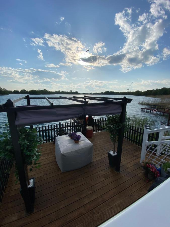 Lodge On The Lake At Lakeside Holiday Park Chichester Extérieur photo