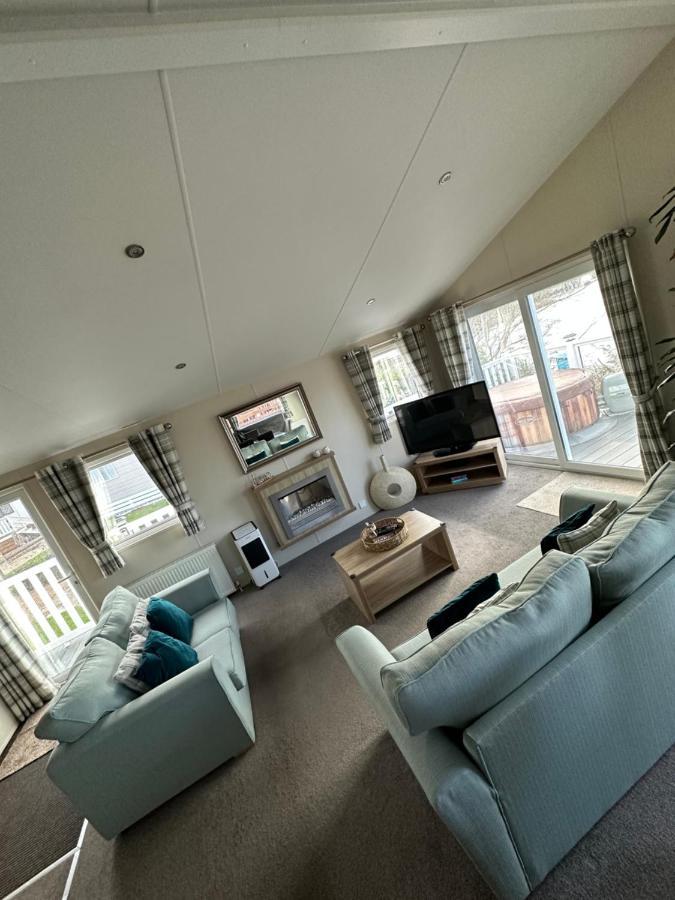 Lodge On The Lake At Lakeside Holiday Park Chichester Extérieur photo